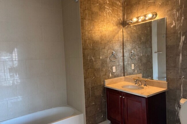 Building Photo - 1210 Windsor Park Ct