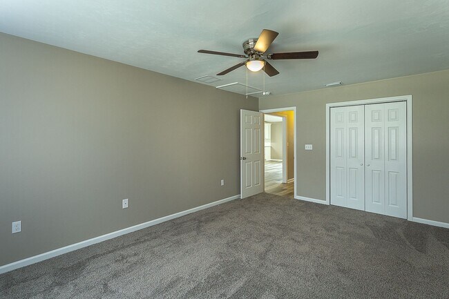 Building Photo - House In Crawfordville for Rent