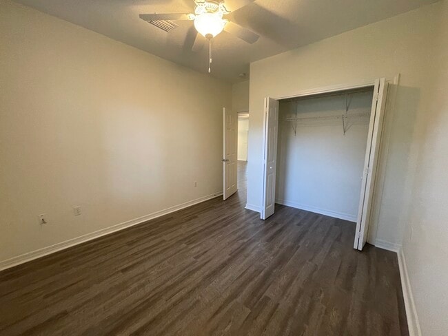 Building Photo - 175 White Heron Dr