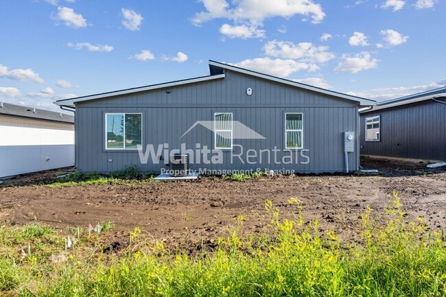 Building Photo - Brand new build - 3 bedroom 2 bath home in...
