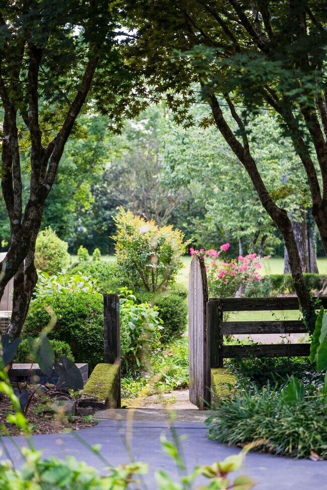 Building Photo - Gated versatile lifestyle property tucked into the heart of Tennessee’s most scenic countryside