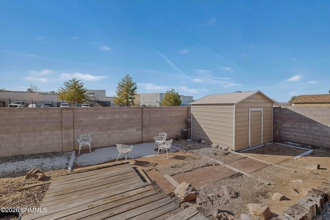 Building Photo - 8120 Ruidoso Rd NE