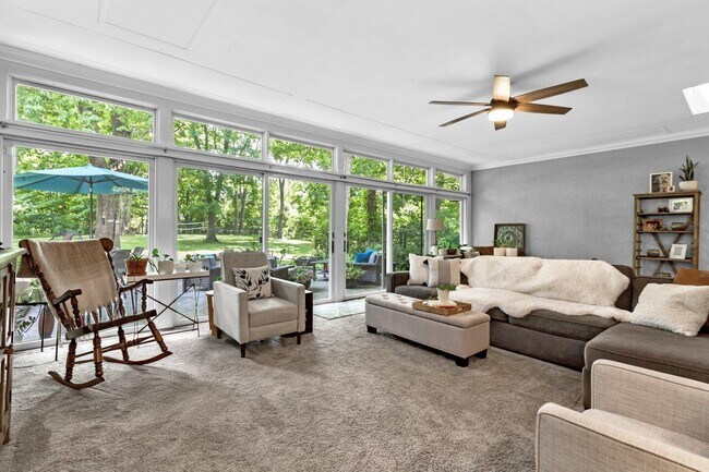 Building Photo - 7093 S Section Line Rd