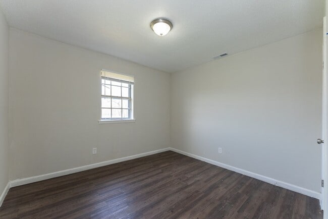 Building Photo - Hot Listing in Athens – 4 Beds, Granite Counters & More!