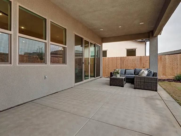 Building Photo - 935 Talus Wy S