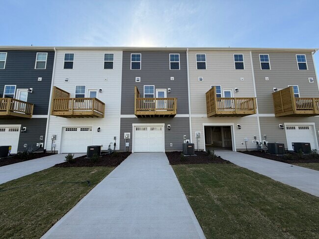 Building Photo - Carolina Springs 2