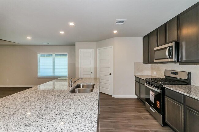 Building Photo - 5622 Briana Dee Dr