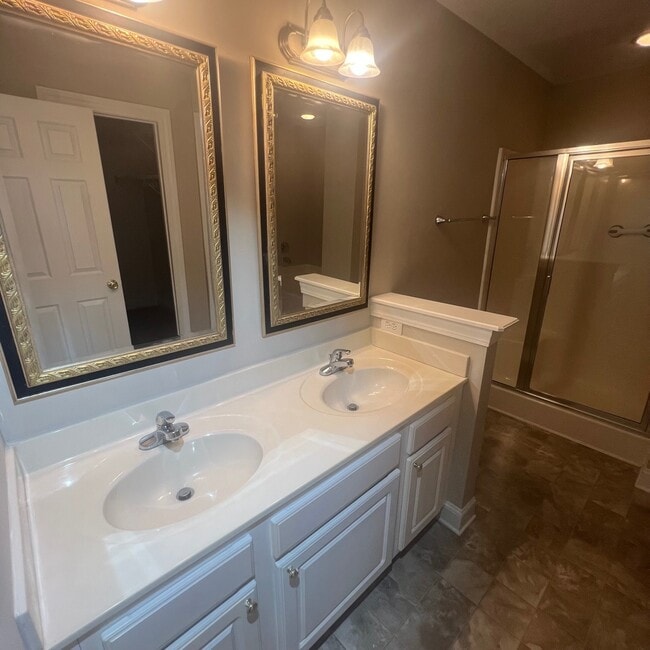 Building Photo - 310 Jeremy Ln