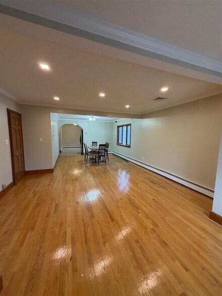 Building Photo - 33 Lafayette St