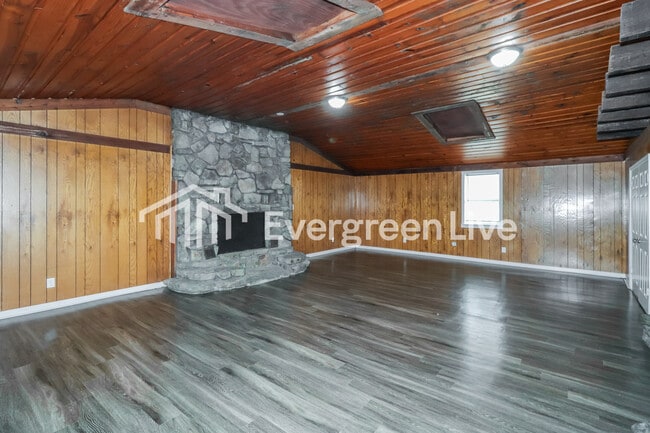 Building Photo - 3398 Scenic Hwy