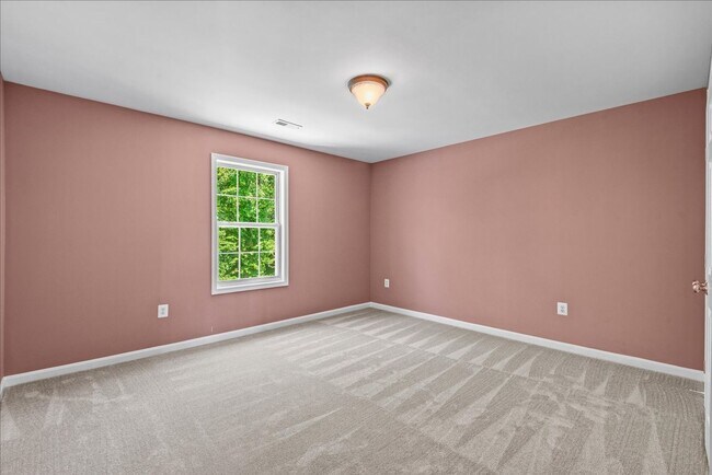 Building Photo - CLOSE TO I-95 & QUANTICO!