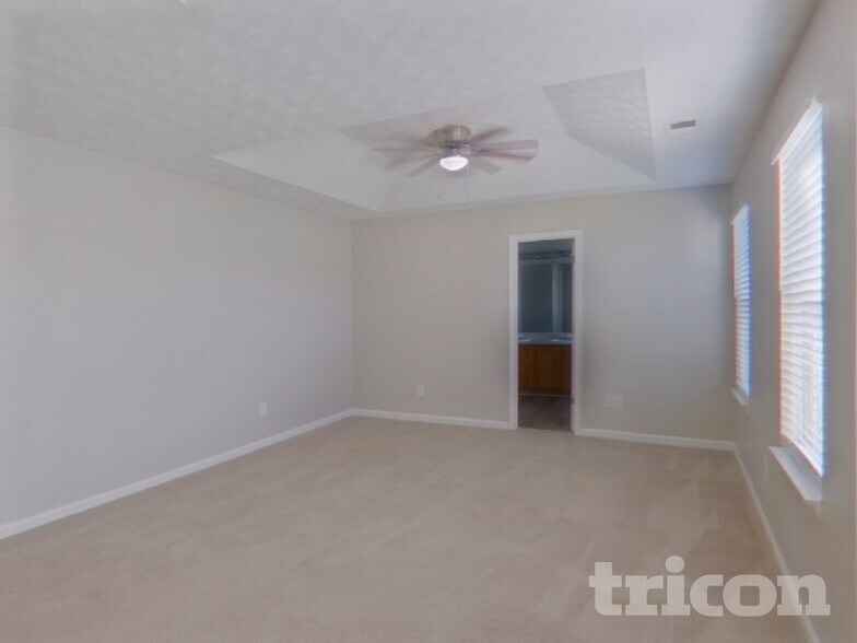 Building Photo - 471 Sawtooth Ln