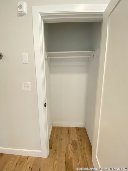 Building Photo - 275 Webster St