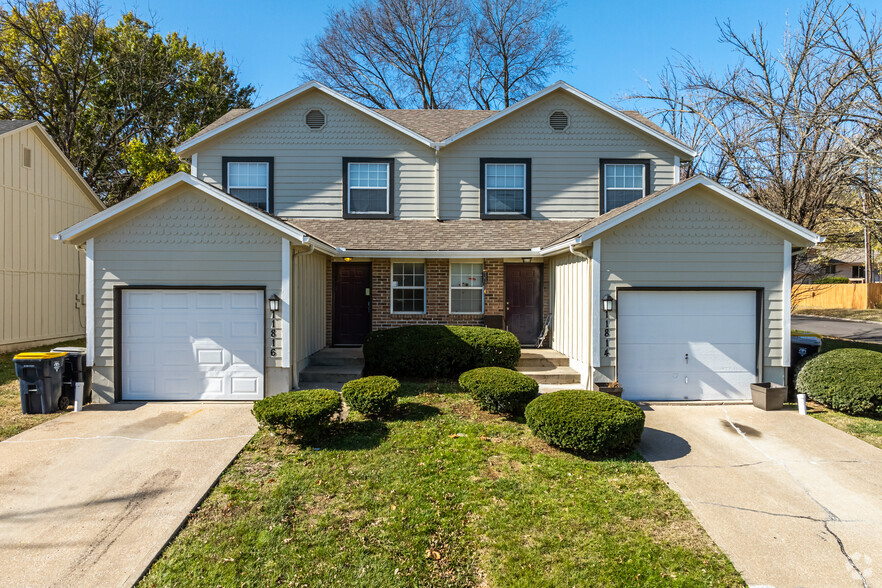 Primary Photo - Grand Vue Townhomes