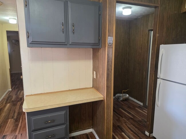 Building Photo - LAND, LAND AND MORE LAND! 2 bed/2 bath Manufactured home in Bullhead City on Huge double lot!