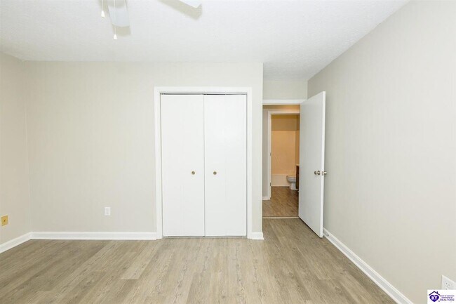 Building Photo - 173 Creekvale Dr