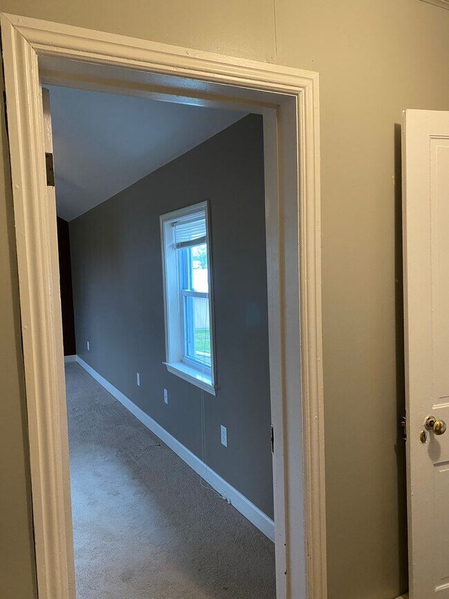 Building Photo - Coming soon! 4 Bedroom Farmhouse for Rent in Shippensburg