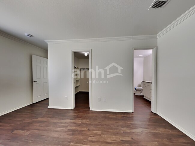 Building Photo - 12513 Shine Ave