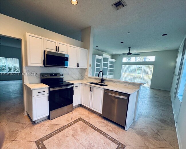 Building Photo - 815 Vista Meadows Dr