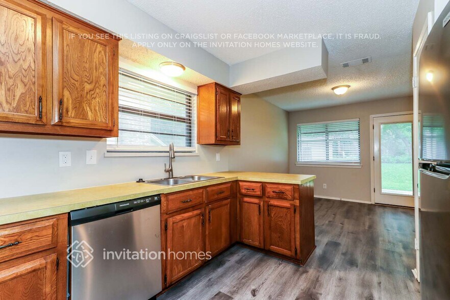 Building Photo - 5411 Rimrock Ct