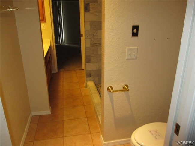 Building Photo - 2022 Merrill Ln