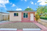 Building Photo - 2931 SW 39th Ave