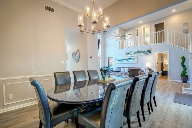 Building Photo - 8606 Columbia Dr