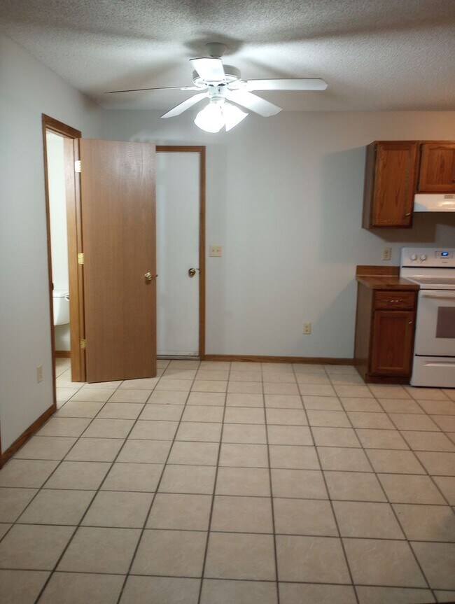 Building Photo - Two Bedroom Townhome