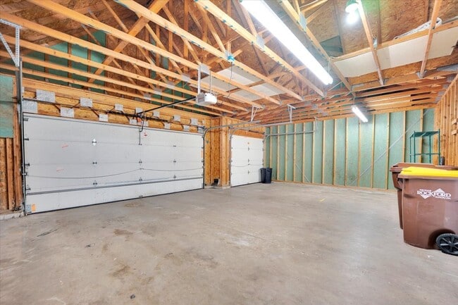 Building Photo - 390 Madeline Trail