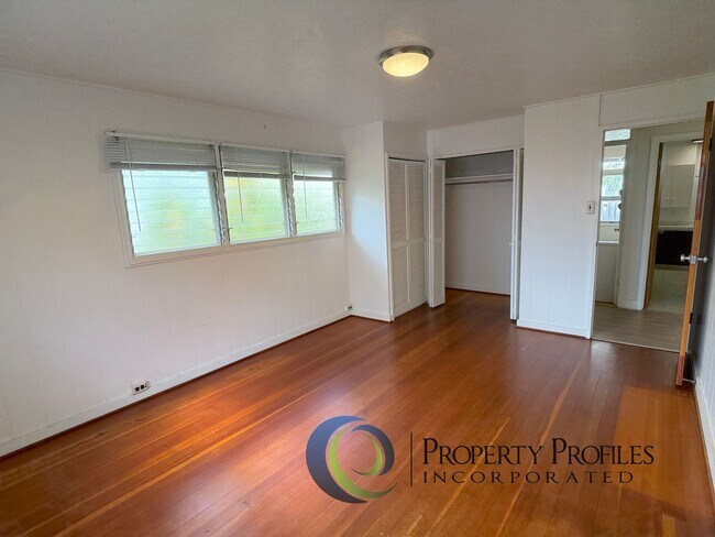 Building Photo - Kaimuki 3 Bedroom 2 Bath House