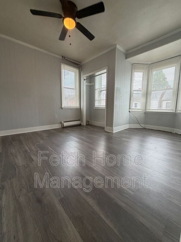 Building Photo - 1027 E Market St