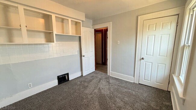 Building Photo - 1432 League St