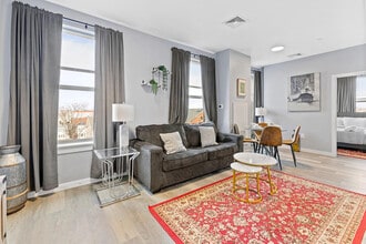 Building Photo - 95 Broadway-SI ID1240397P