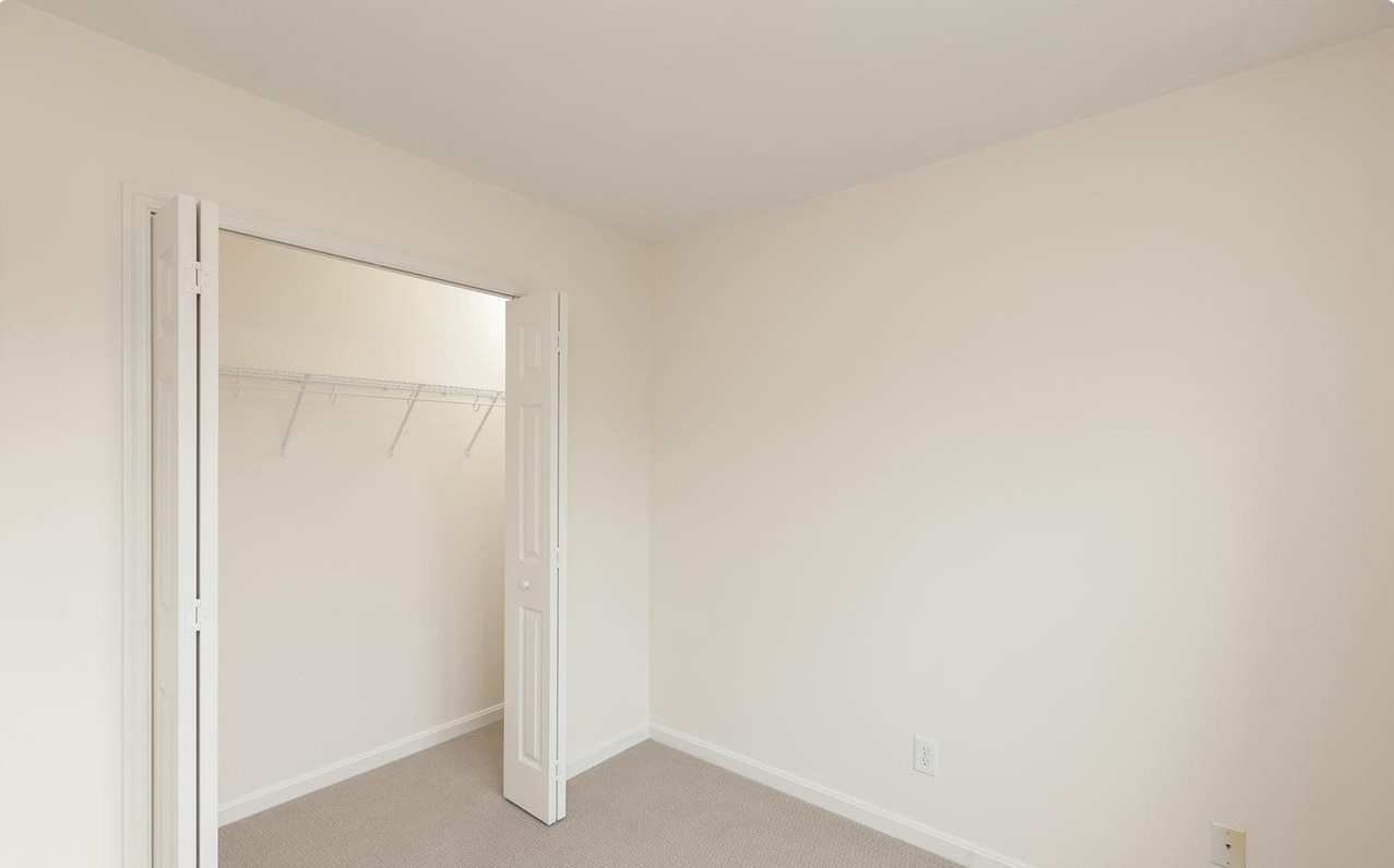 Building Photo - 106 Sir Washington St