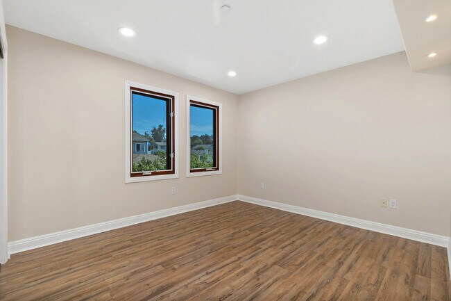Building Photo - 148 W Marquita