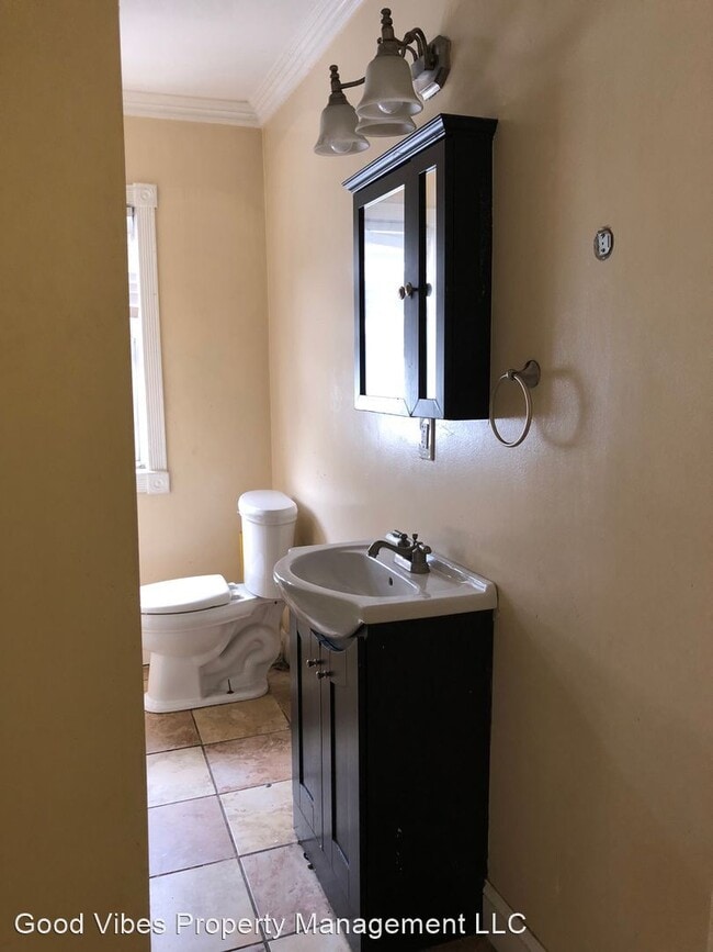 Building Photo - 3 br, 1 bath House - 2214 Liberty St