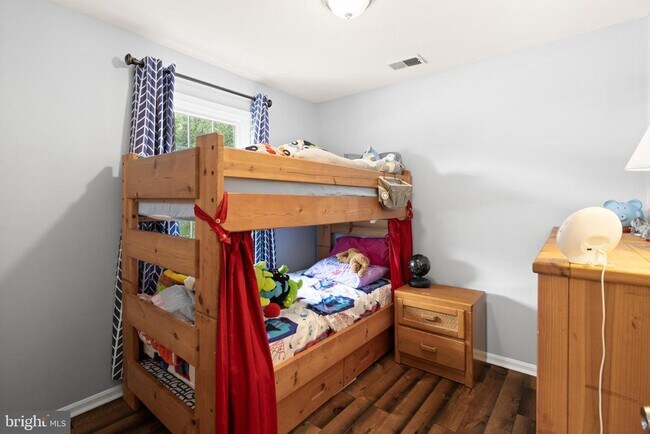 Building Photo - 8573 Tyrolean Way