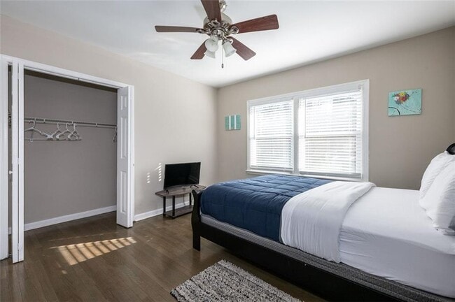Building Photo - 2551 Headland Dr