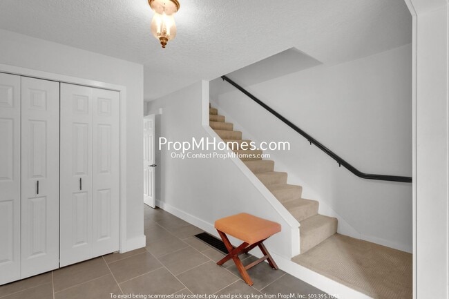 Building Photo - Sleek + Stylish Four Bedroom Escape in Palisades! DEPOSIT SPECIAL