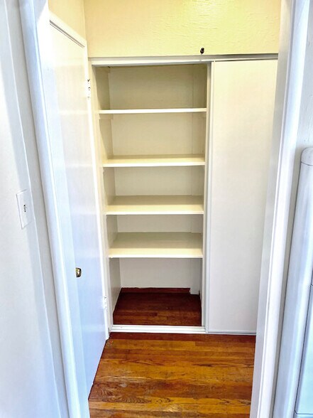 Building Photo - 1116 Stannage Ave