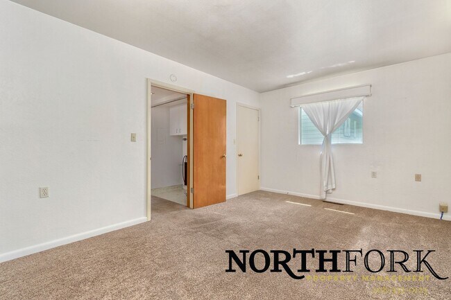 Building Photo - 414 S 7th Ave