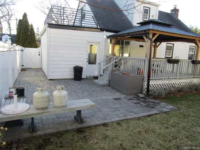 Building Photo - 321 Redmont Rd