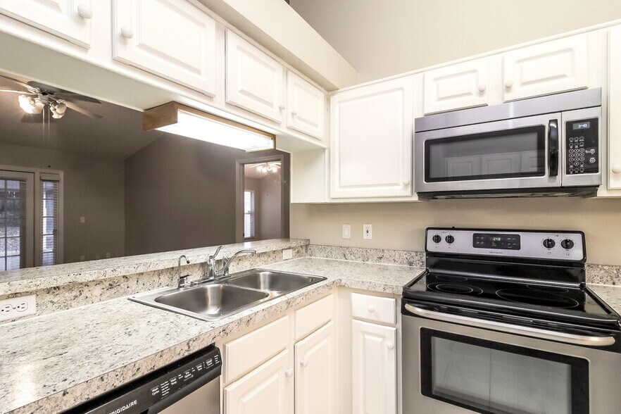 Building Photo - 4511 Wyndcliff Cir