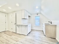 Building Photo - 44 Highview Ave