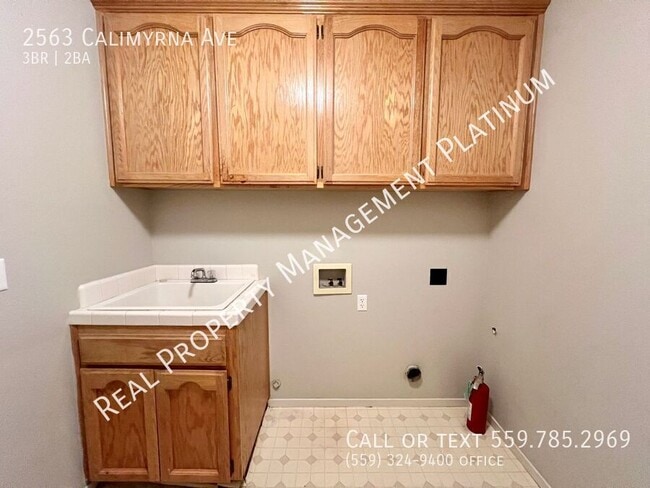 Building Photo - 2563 Calimyrna Ave