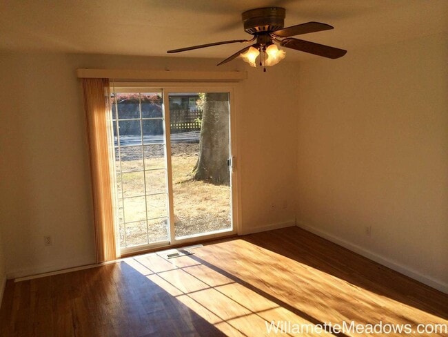 Building Photo - Magnificent 3 Bedrooms, 2 Bathrooms House ...