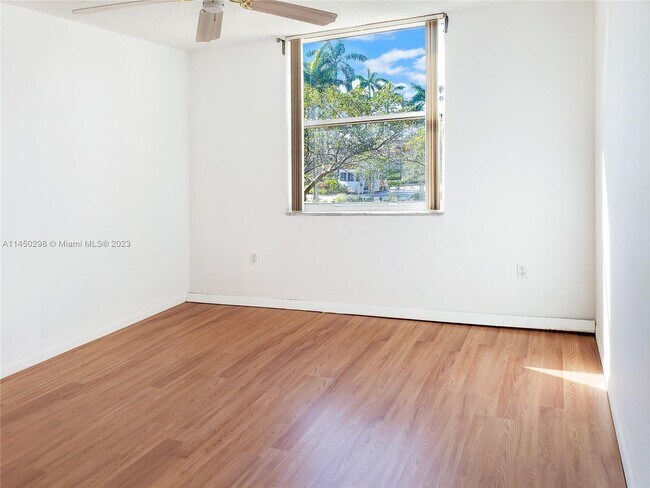 Building Photo - 2731 Ocean Club Blvd