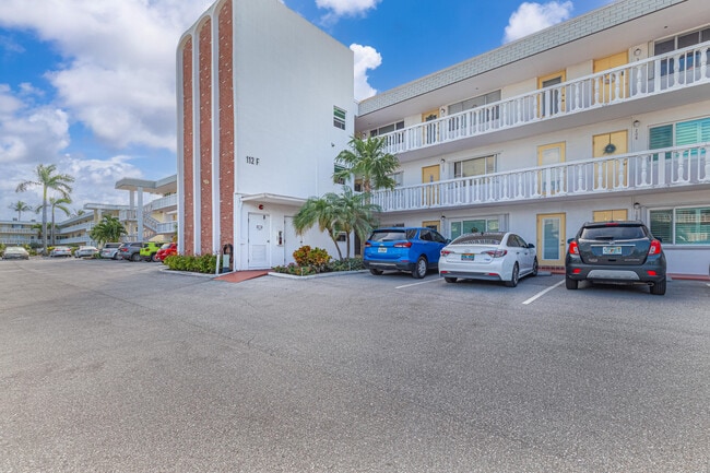 Building Photo - 112 Doolen Ct