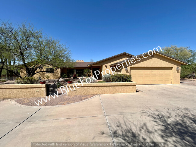 Building Photo - 4340 E Cerrada Del Charro