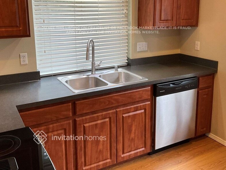 Building Photo - 14903 24th Ave E